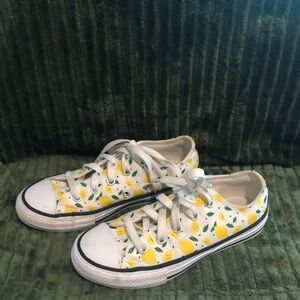 Converse tennis shoes